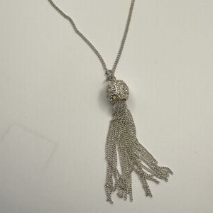 Shimmering silver toned rhinestone embellished necklace